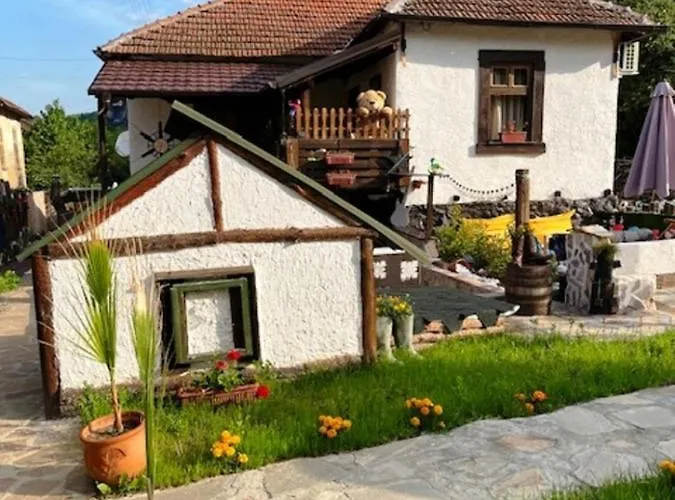 Milica & Aleksandra Вилла